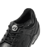 Volledige skate schoen met leren bovenwerk en stevige zool, perfect voor outdoor skaten.