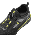Ultrasone skate schoen met veters en BOA Sneldraaisluiting, geschikt voor buitensporten.