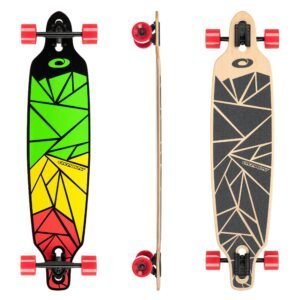 Kleurijke skate and board met geometrisch ontwerp en rode wielen voor buitenplezier.