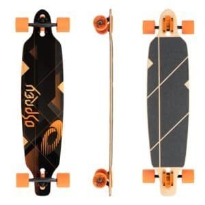 Stoere skateboards met oranje wielen voor buitenplezier.