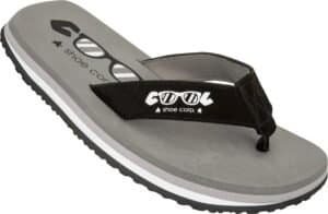 Liefere, alt tekst: Flip-flops voor outdoor met zwart voetband en grijze zool.