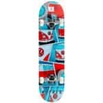 Kleurige skateboard met Volkswagen bus en camper ontwerp, perfect voor buitenplezier.