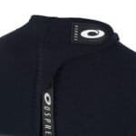 Sportbare wetsuit top met merklogo, geschikt voor watersporten en buitensport buitenplezier.
