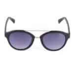Mooie zwarte zonnebril met ronde paarse lens, trendy en UV-beschermend.