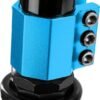 Robuuste scootervering met blauwe bevestiging en schroeven voor optimale veiligheid en controle.