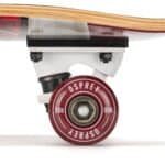 Grote rode skateboard wiel met OSPREY logo en 50m markering voor stunt- en street skating.