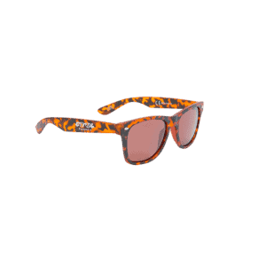 Kleurrijke zonnebril met oranje en zwarte geruit patroon en spiegelende glazen.