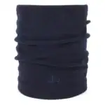 Warmneuszack met logo, geschikt als multifunctioneel accessoire voor buitenactiviteiten.