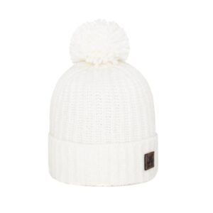 Warm witte knitted wintermuts met pompoen voor outdoor activiteiten.
