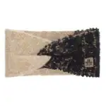 Warm wollen oorwarmers in beige en zwart met metallic details en logo.
