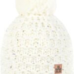 Gebreide witte muts met pompon en gekleurde details.