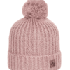 Knitted pink beanie met pompom voor outdoor plezier.