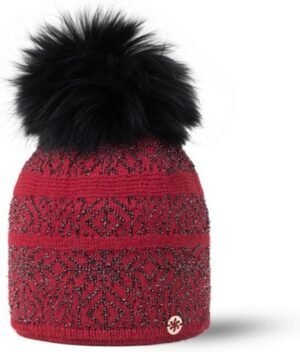Warme rode gebreide_ACCESSOIRES_Muts met grote faux fur pompom voor buitenactiviteiten.