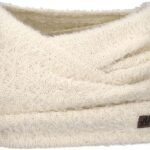 Knuffelzachte wollen sjaal in crèmekleur met label.