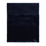 Warmneutrale zwarte halswarmer, ideaal voor buitenactiviteiten.