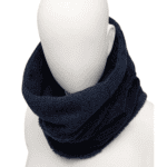 Warm donkere unisex sjaal voor outdoor activiteiten en trendy streetwear.