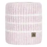 Knuffelige roze en witte gebreide sok met label voor outdoor plezier en comfort.