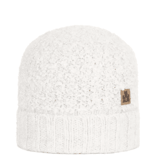 Warm witte gebreide muts met pompom voor buitenactiviteiten.