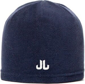 Warmtebestendige beanie met wit logo, ideaal voor wintersport en outdoor activiteiten.