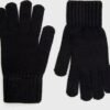 Warmtegevoerde zwarte winterhandschoenen voor buitengebruik.