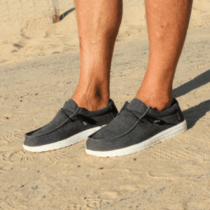 Comfortabele schoenen voor op het strand.