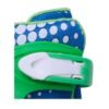 Klimschoen voor kinderen met groen en wit detail, geschikt voor buitenactiviteiten.