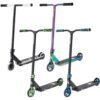 Vier Chilli Reaper Reloaded V2 stuntsteps in verschillende kleuren: zwart/wit, neochrome paars, zwart/groen en zwart/blauw. Professionele freestyle steps met 120 mm wielen en brede decks.
