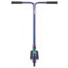 Gekleurde freestyle vouw scooter voor buitenplezier en stuntactiviteiten.