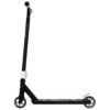 Scooter met zwart frame en witte details voor buitenplezier en urban cityrides.