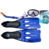 Snorkelset met blauwe zwemvliezen, masker en snurkels voor buitenplezier.