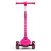 Pink kinderstepter met drie wielen voor buitenritten, ideaal voor jonge kinderen.