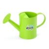 Kleine groene gieter met logo Little Roots, geschikt voor tuinieren of buitenplezier.