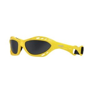 Gele skibril met zonnebril functie voor outdoor activiteiten en bescherming.