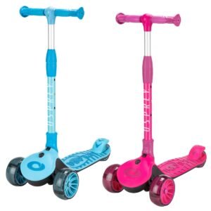 Kleuren Kinderijderscooter in blauw en roze met drie wielen.