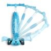 Kleurrijke plastic step- en rolscooter voor kinderen, inklapbaar en stabiel.