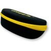 Zwarte skate opbergdoos met gele ritssluiting voor accessoires.