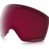 Luxueuze Oakley Prizm skibril met rood getint lens voor optimaal zicht.