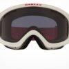 Veiligheidsski- of snowboardskibril met Oakley merk, ideaal voor wintersport bescherming.